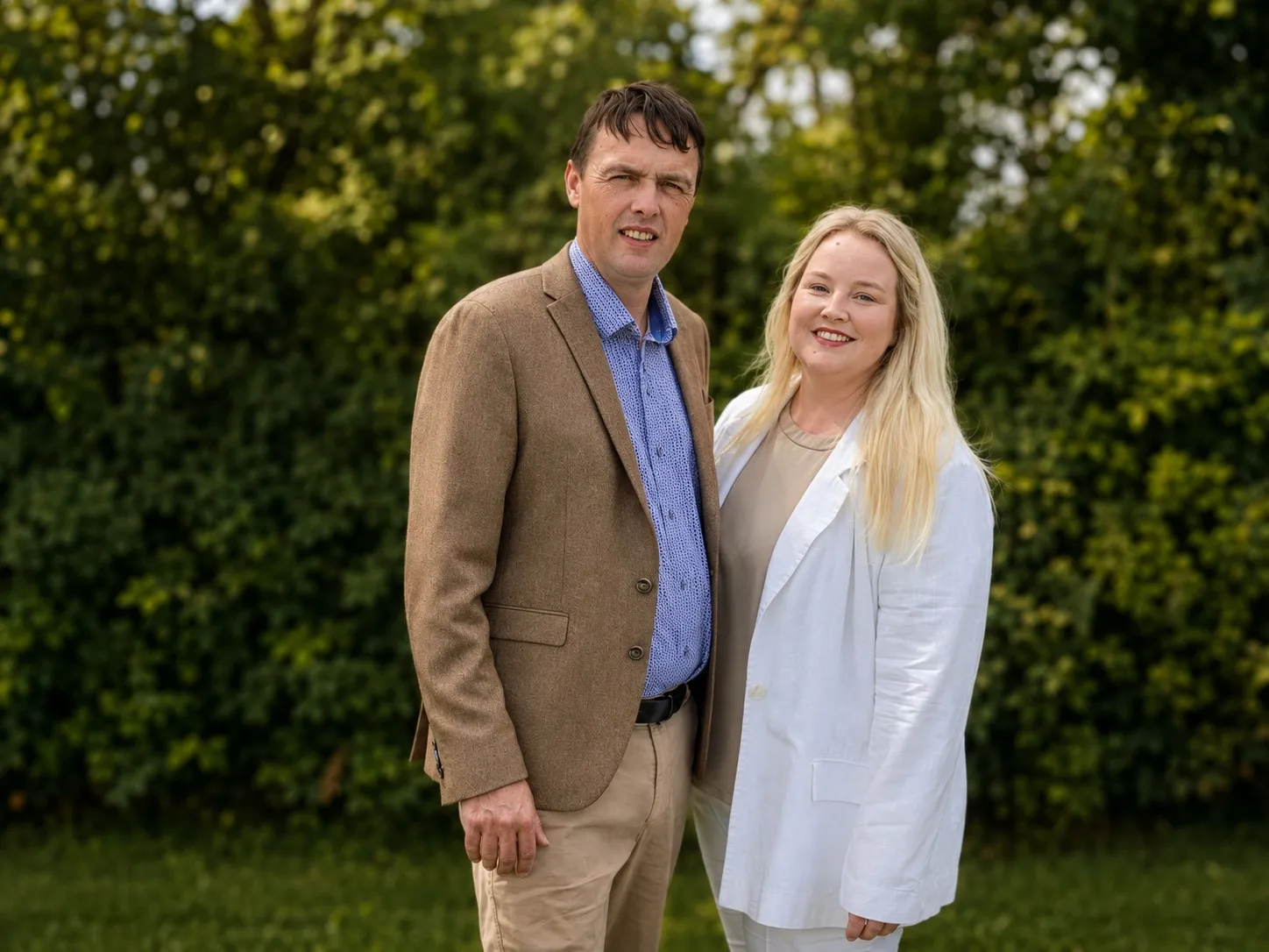 Raymond and Veronica Hunt of Raymond & V. Hunt Auctioneers